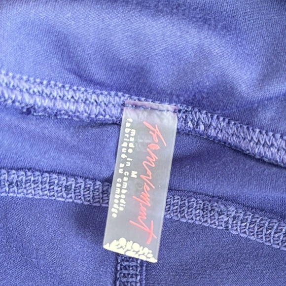 ❗️SOLD❗️Free People Movement Breathe Deeper Moroccan Blue Leggings Size M NWT - Picture 8 of 11